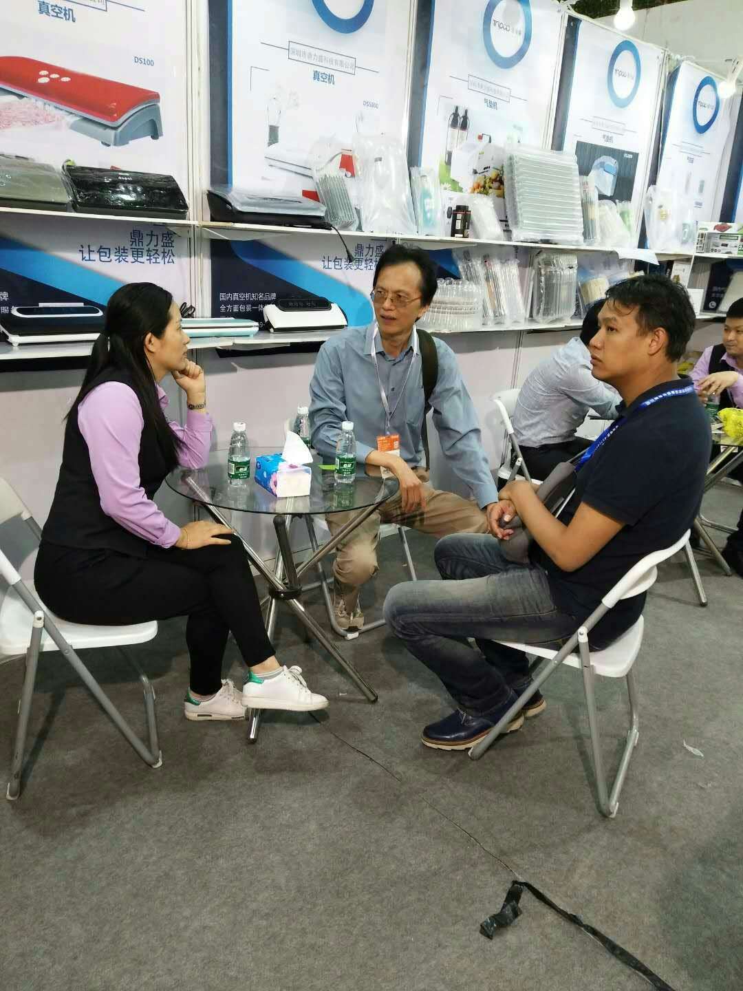 鼎力盛美女销售